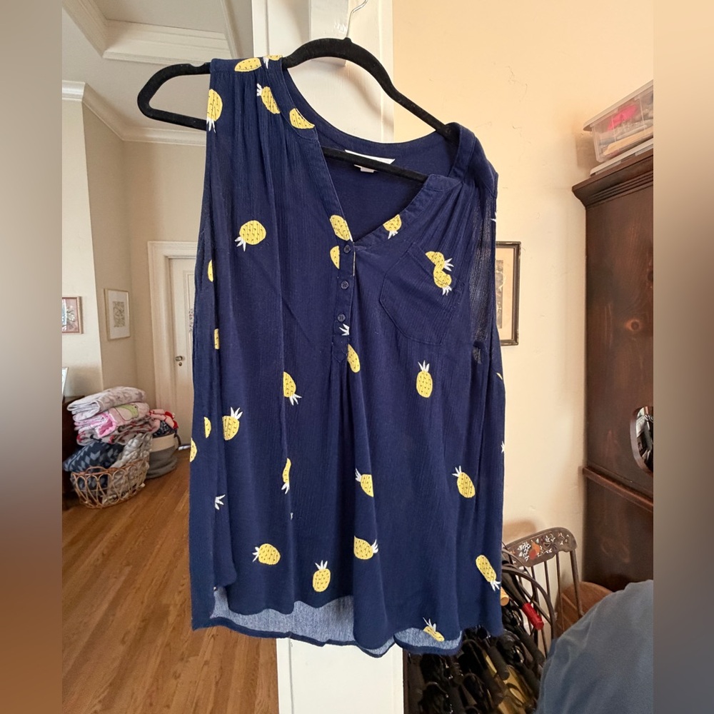 Market & Spruce Navy Top with Yellow Pineapple Print